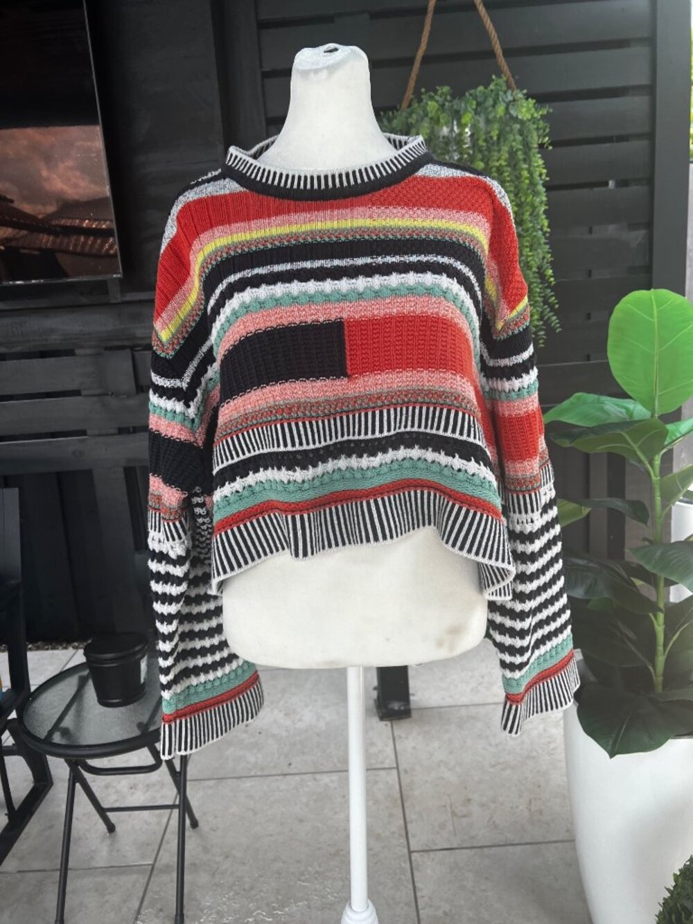 Zara Vintage Style Knit Pullover Patch Style Oversized small Cropped